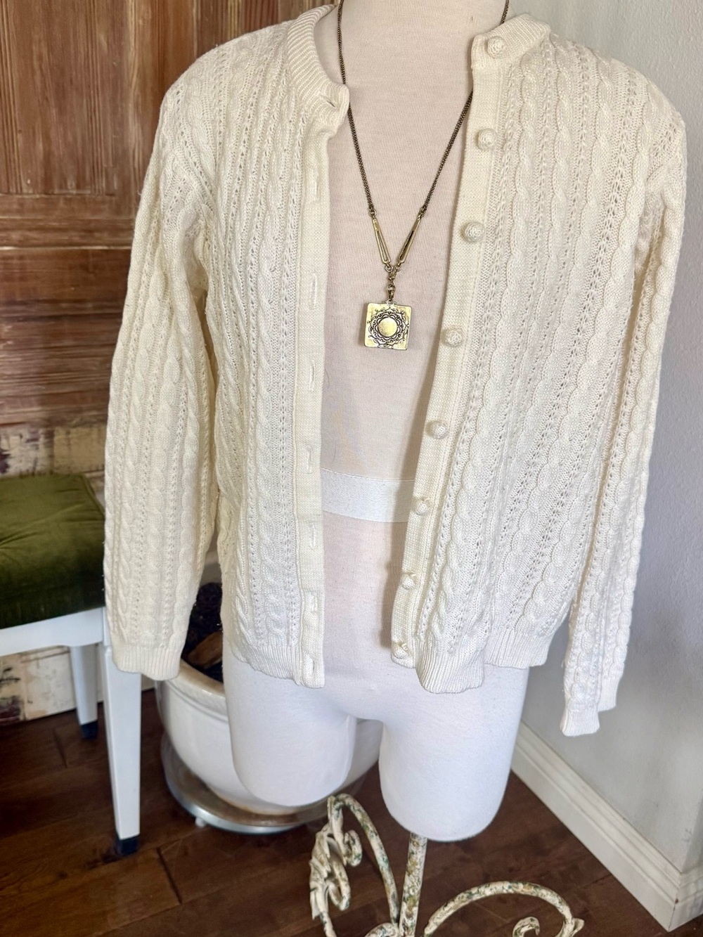 Vintage Women's Cream Cable Knit Button Cardigan